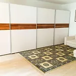 Verkehrsguenstiges Apartment Fuer Messebesuche